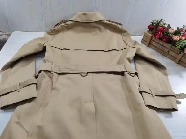 BURBERRY Mid-length Kensington Heritage Trench Coat