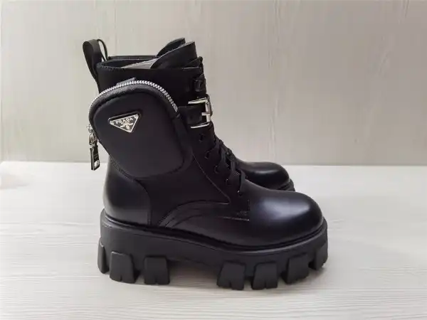 Yupoo bagsoffer PRADA POCKET BOOTS