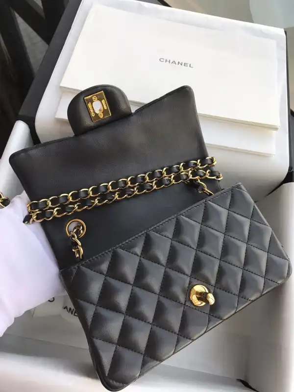 First bag ru CHANEL FLAP BAG