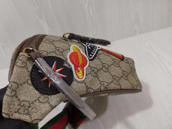 Frstbag ru Gucci Courrier GG belt bag