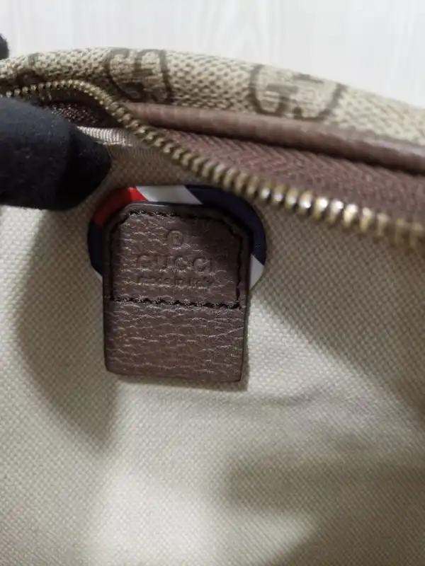 Frstbag ru Gucci Courrier GG belt bag