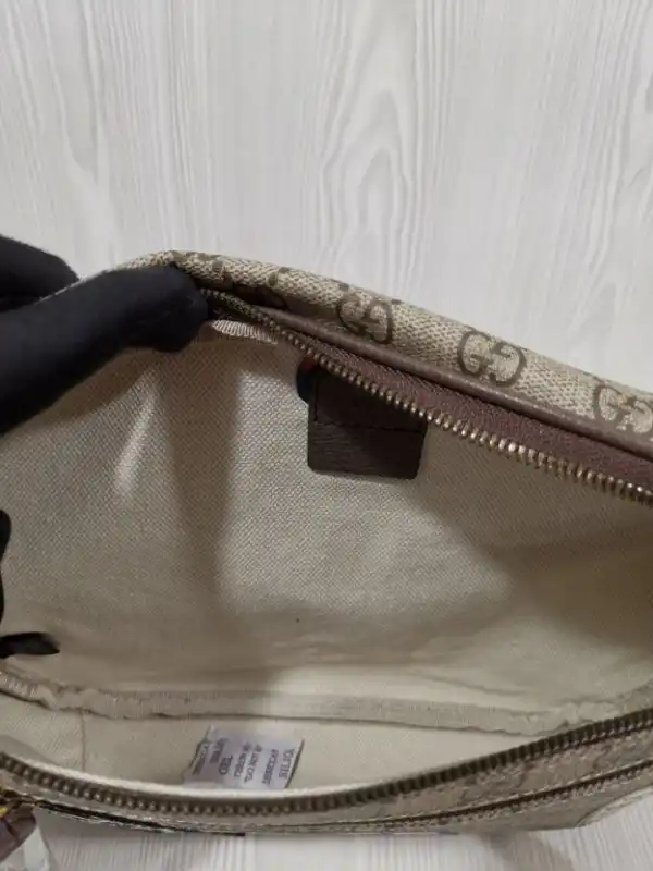 Cheap Gucci Courrier GG belt bag