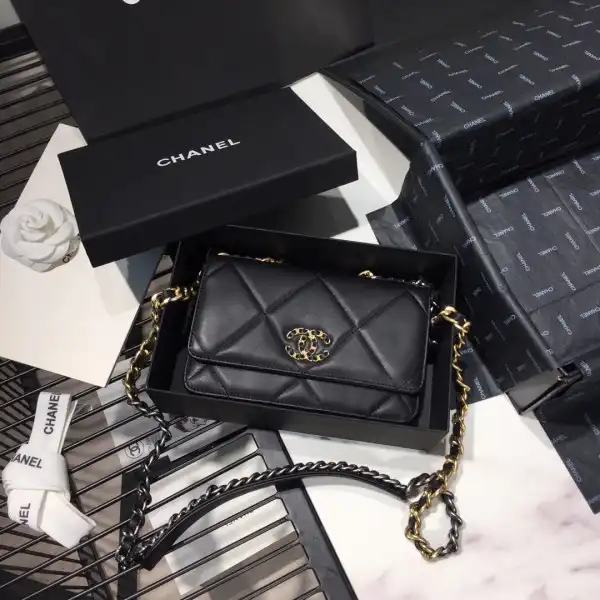 First Bag Ru CHANEL CHAIN WALLET