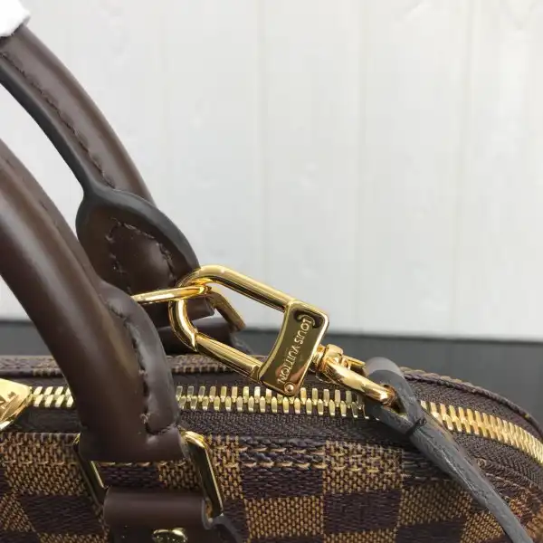 First bag ru Louis Vuitton ALMA PM