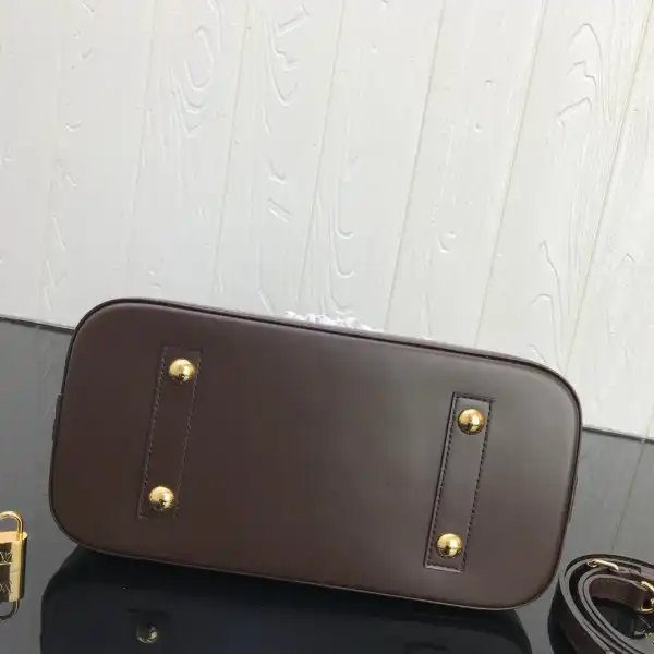 Frstbag ru Louis Vuitton ALMA PM