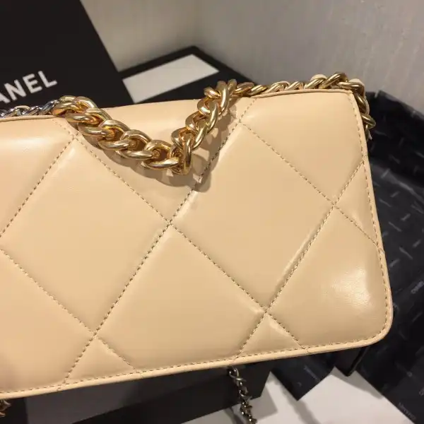 CHANEL CHAIN WALLET