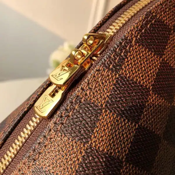 Frstbag ru Louis Vuitton ALMA  BB