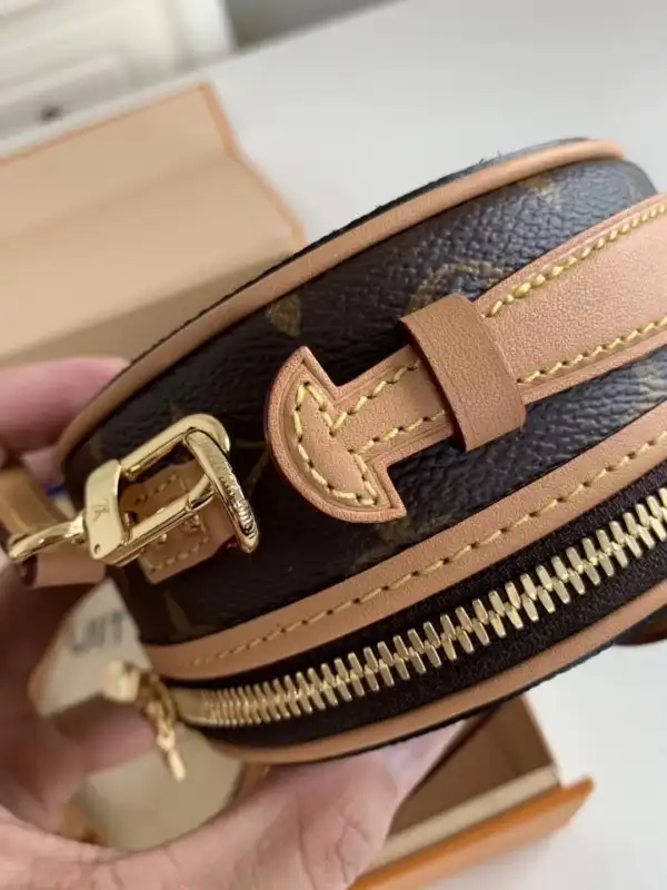 First bag ru LOUIS VUITTON MINI BOITE CHAPEAU