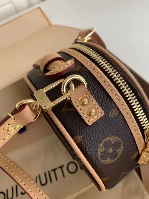 First bag ru LOUIS VUITTON MINI BOITE CHAPEAU