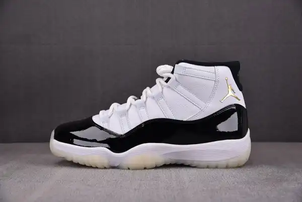 AIR JORDAN 11 