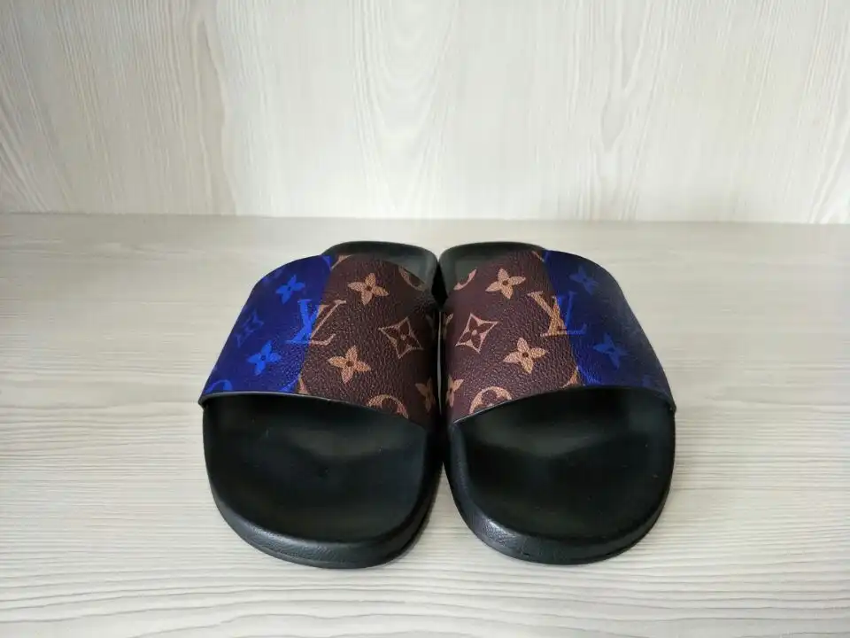 First Bag Ru LOUIS VUITTON SLIPPERS