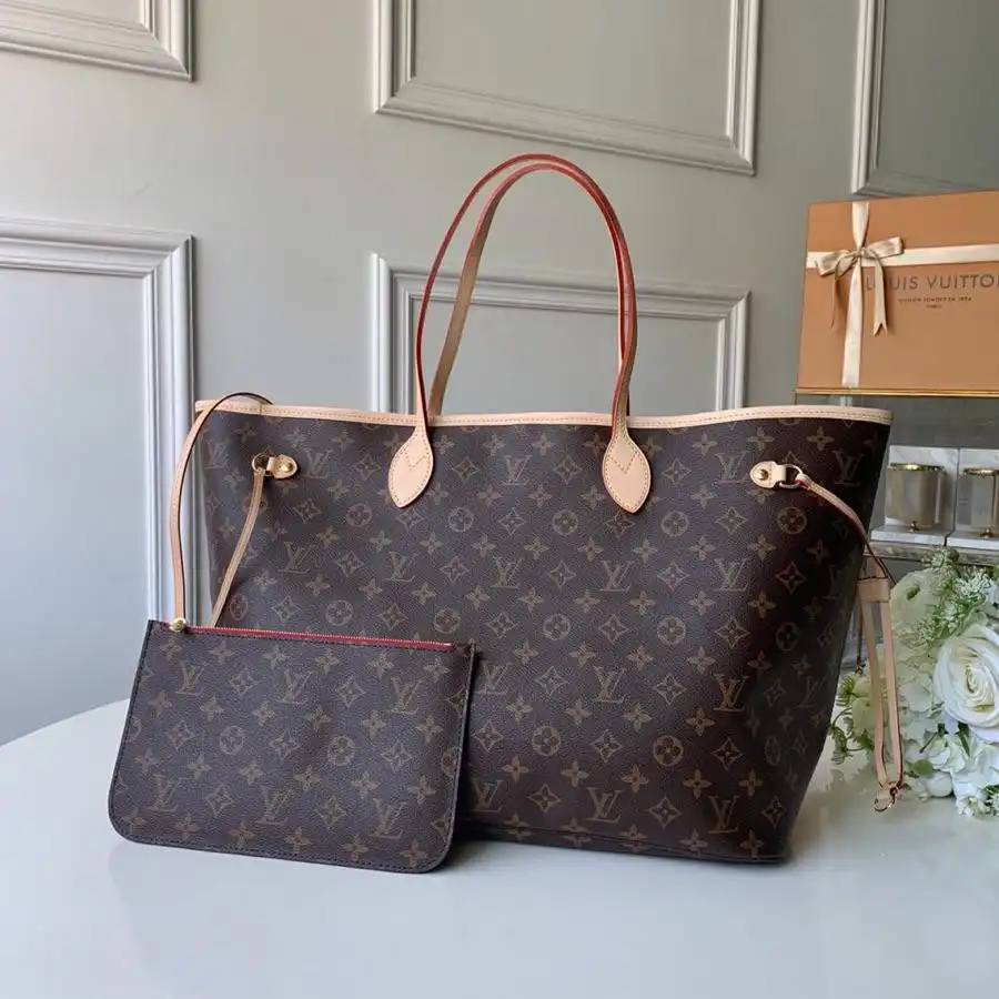 First bag ru Louis Vuitton Neverfull GM