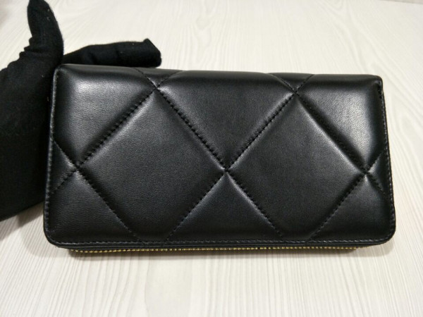 HOT SALE CL 19 ZIPPED WALLET