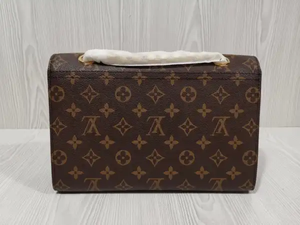 Frstbag ru Louis Vuitton VICTOIRE