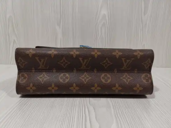 Frstbag ru Louis Vuitton VICTOIRE