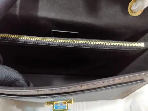 Frstbag ru Louis Vuitton VICTOIRE