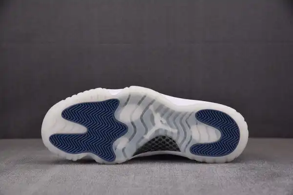 AIR JORDAN 11 LOW RETRO WHITE MIDNIGHT NAVY | FV5104-104