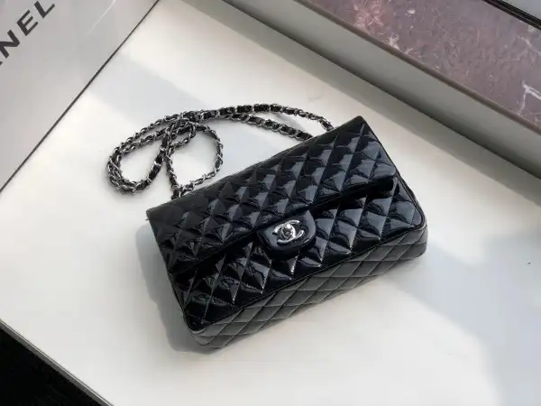 CHANEL FLAP BAG 2.55