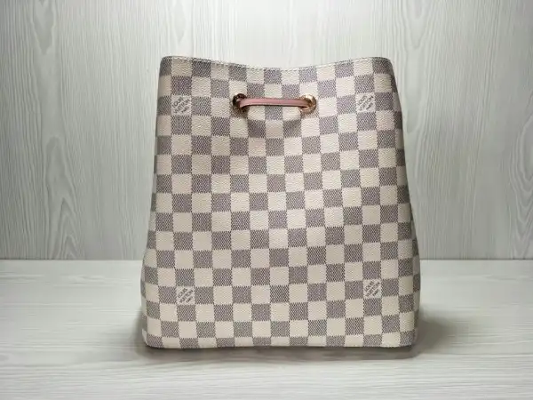 First Bag Ru Louis Vuitton NEO NOE