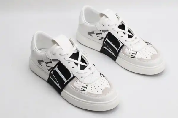 VALENTINO VL7N SNEAKER