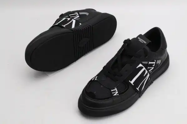 Yupoo bagsoffer VALENTINO VL7N SNEAKER