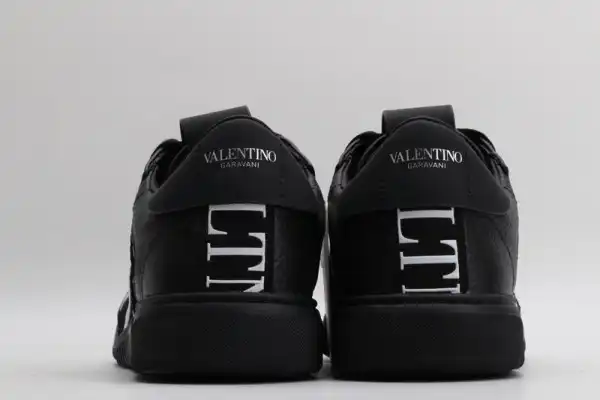 Yupoo bagsoffer VALENTINO VL7N SNEAKER