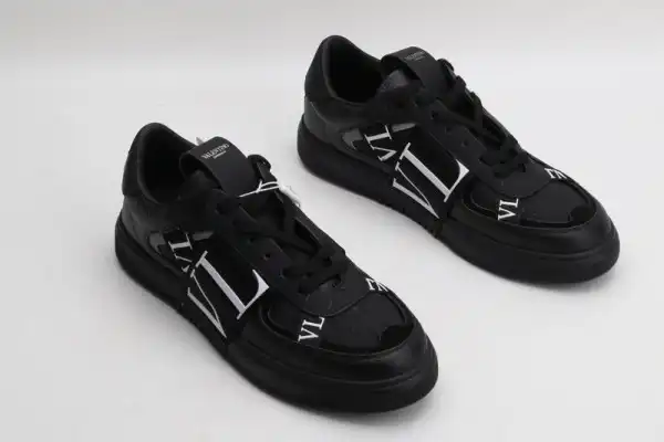 Yupoo bagsoffer VALENTINO VL7N SNEAKER