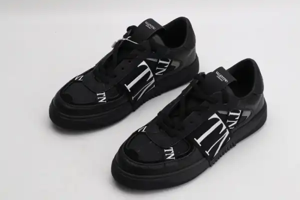 VALENTINO VL7N SNEAKER