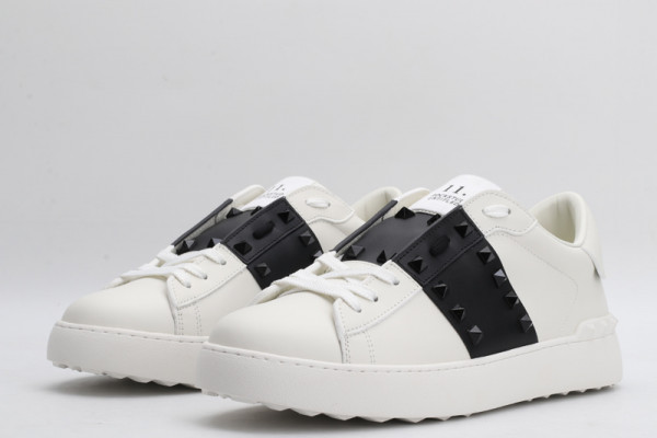 HOT SALE VALENTINO ROCKSTUD UNTITLED SNEAKER WITH TONAL STUDS