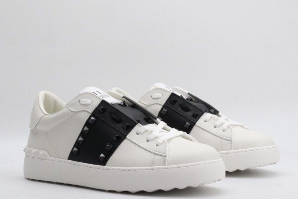 HOT SALE VALENTINO ROCKSTUD UNTITLED SNEAKER WITH TONAL STUDS