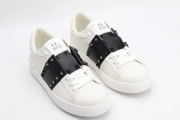 Bagsoffer VALENTINO ROCKSTUD UNTITLED SNEAKER WITH TONAL STUDS