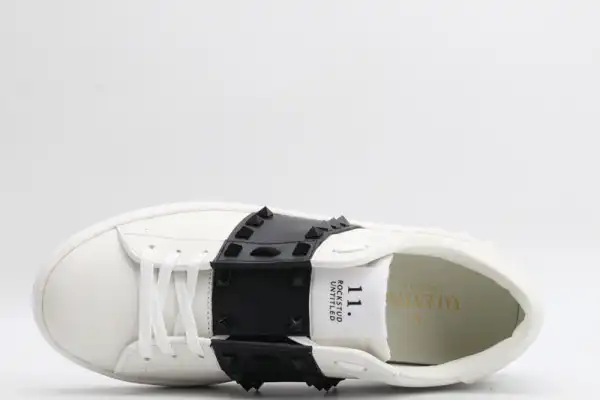 Frstbag ru VALENTINO ROCKSTUD UNTITLED SNEAKER WITH TONAL STUDS