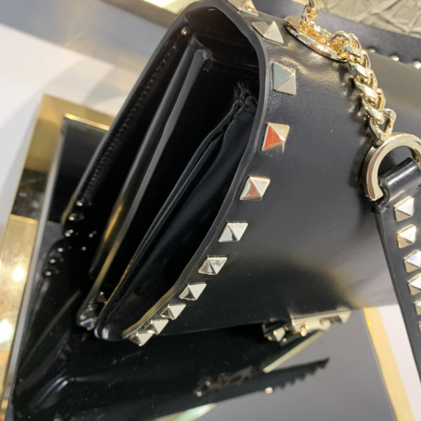 HOT SALE VALENTINO ROCKSTUD SMOOTH CALFSKIN CROSSBODY BAG