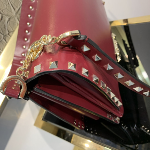 HOT SALE VALENTINO ROCKSTUD SMOOTH CALFSKIN CROSSBODY BAG