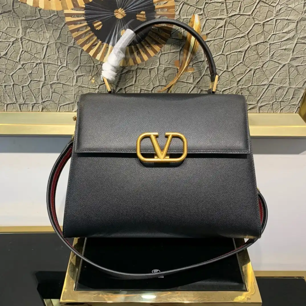 Frstbag ru VALENTINO VSLING GRAINY CALFSKIN HANDBAG