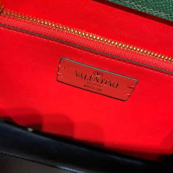 Yupoo bagsoffer VALENTINO VSLING GRAINY CALFSKIN HANDBAG