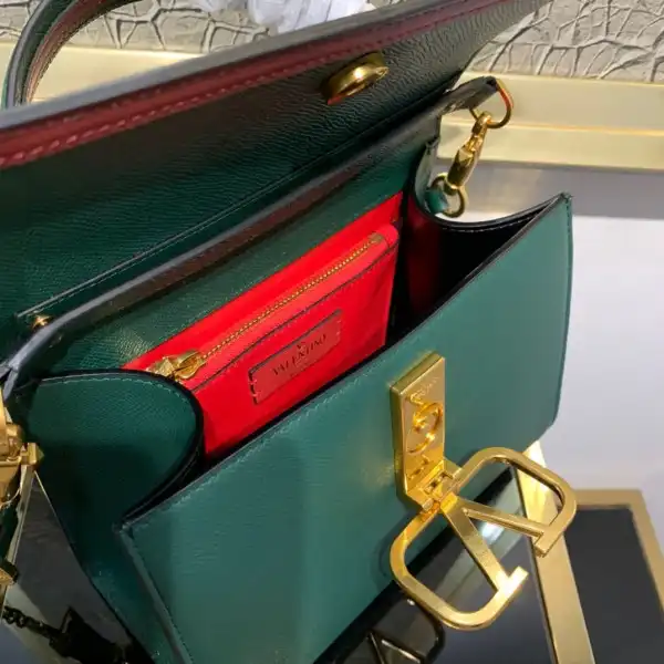 Yupoo bagsoffer VALENTINO SMALL VSLING GRAINY CALFSKIN HANDBAG