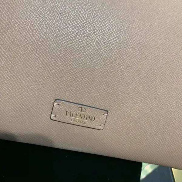 VALENTINO SMALL VSLING GRAINY CALFSKIN HANDBAG