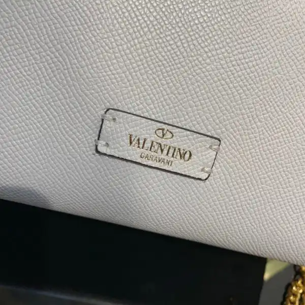 VALENTINO SMALL VSLING GRAINY CALFSKIN HANDBAG