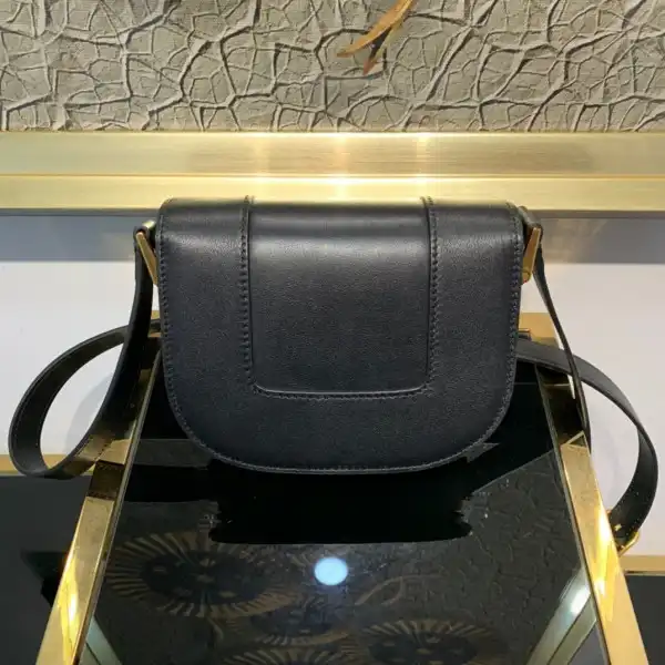 Bagsoffer VALENTINO SMALL SUPERVEE CALFSKIN CROSSBODY BAG