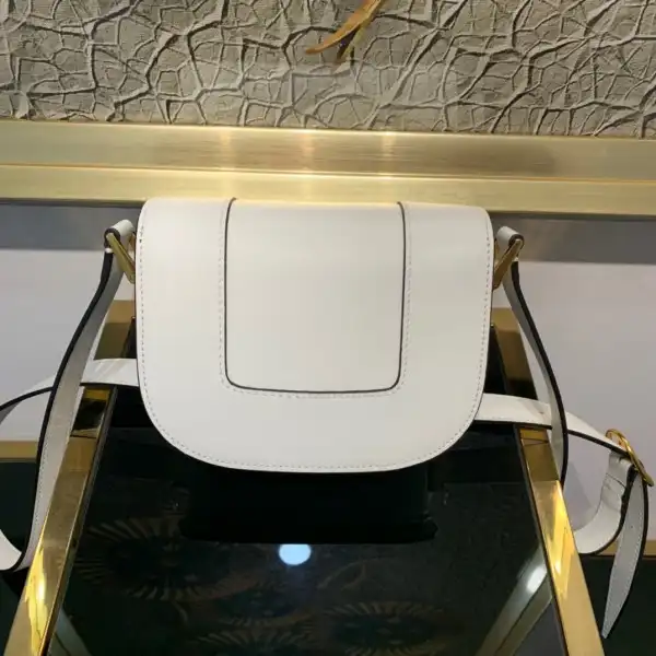 Yupoo bagsoffer VALENTINO SMALL SUPERVEE CALFSKIN CROSSBODY BAG