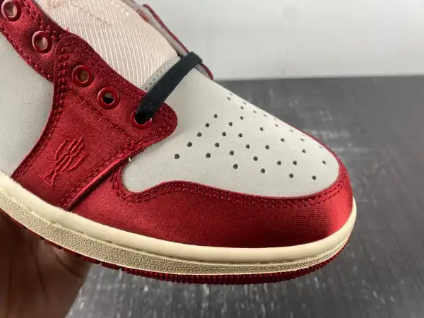 Firstbag Ru JORDAN 1 RETRO LOW OG TROPHY ROOM AWAY FN0432-100