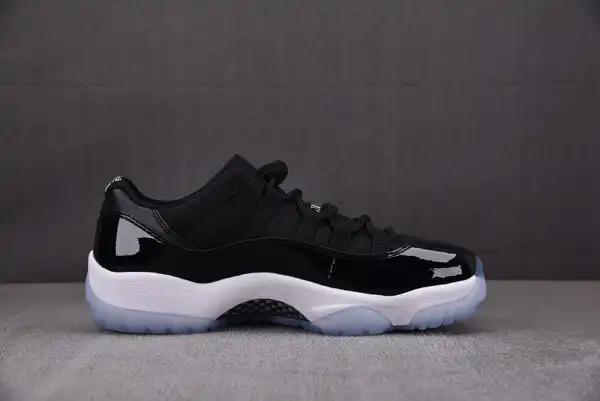 AIR JORDAN 11 LOW 'SPACE JAM' FV5104-004