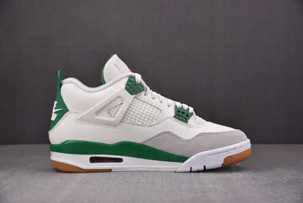 NIKE SB X AIR JORDAN 4 “PINE GREEN” DR5415-103