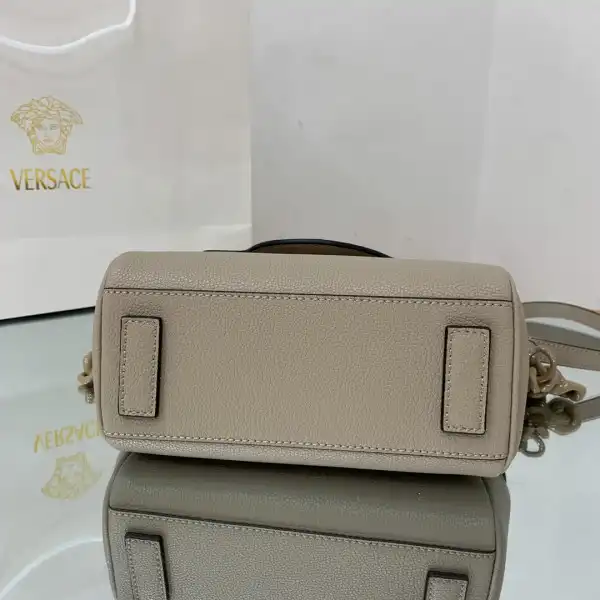 Frstbag ru VERSACE LA MEDUSA SMALL HANDBAG