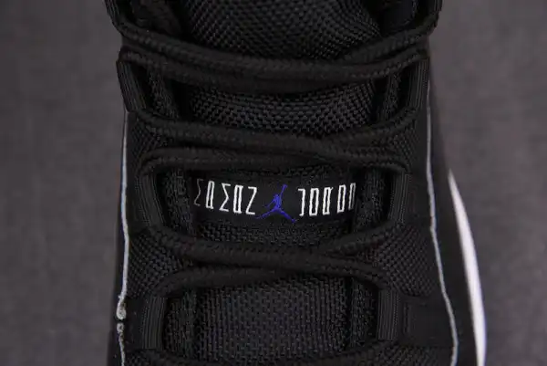 AIR JORDAN 11 RETRO 