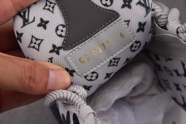 HOT SALE LOUIS VUITTON SNEAKERS