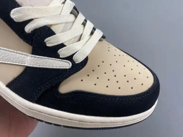 TRAVIS SCOTT X AIR JORDAN 1 LOW OG PALE VANILLA DM7866-201