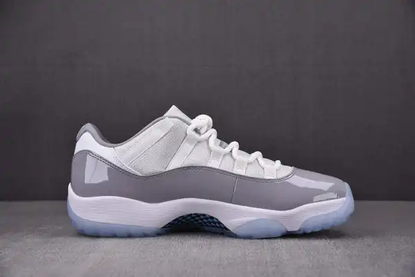 Bagsoffer JORDAN 11 RETRO LOW CEMENT GREY - AV2187-140