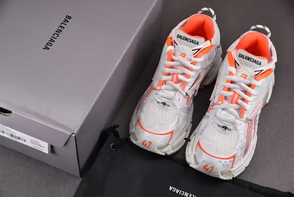 Frstbag ru BALENCIAGA RUNNER